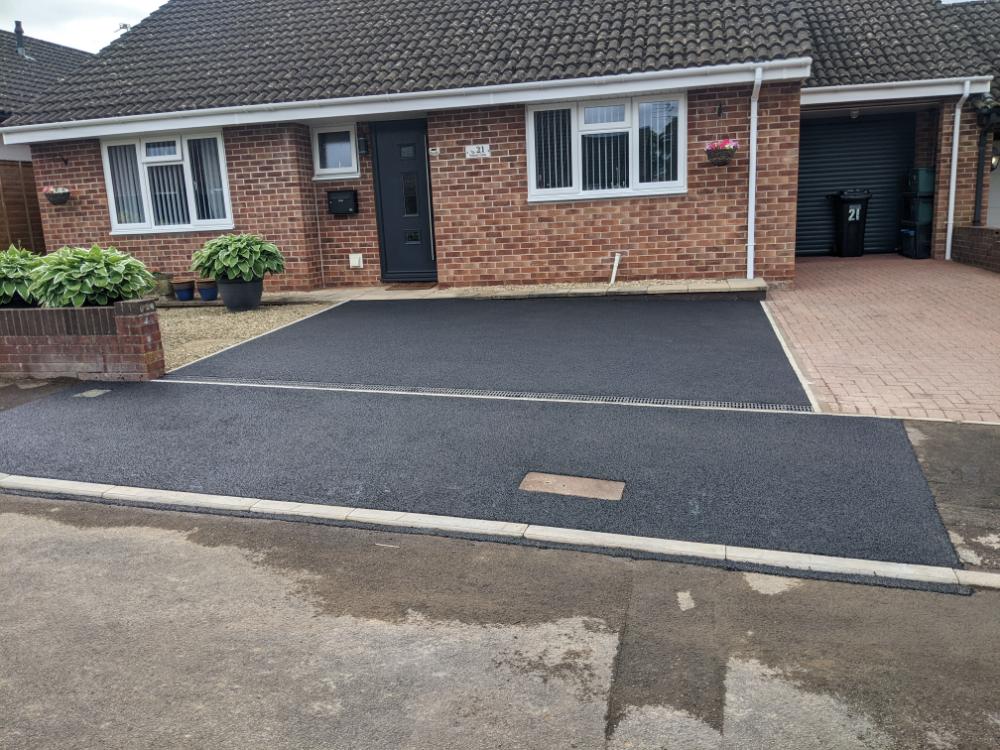 Keynsham, Drive and drop kerb